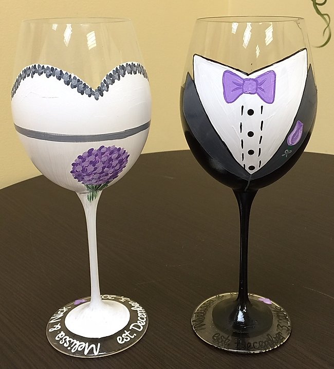 WINE GLASS PAINTING how-tos and 17 painted wine glass ideas.