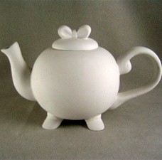 07-110 CLASSIC TEAPOT W/BOW 8" 2CS